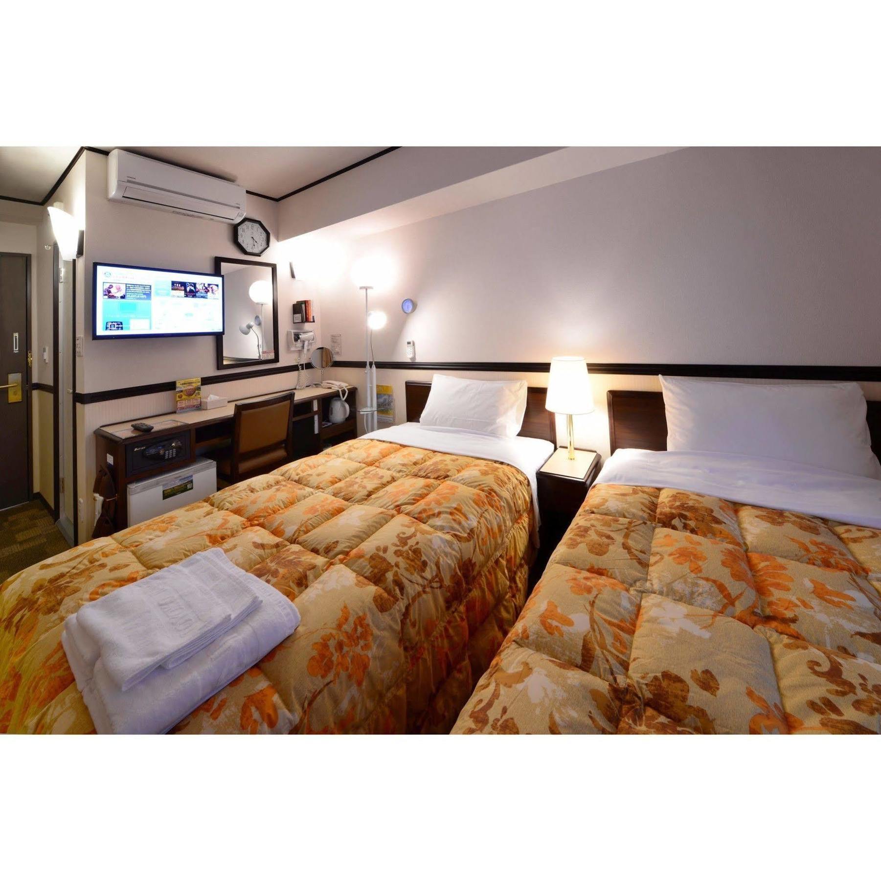 Toyoko Inn Nagoya-Eki Sakuradori-Guchi Honkan Zewnętrze zdjęcie